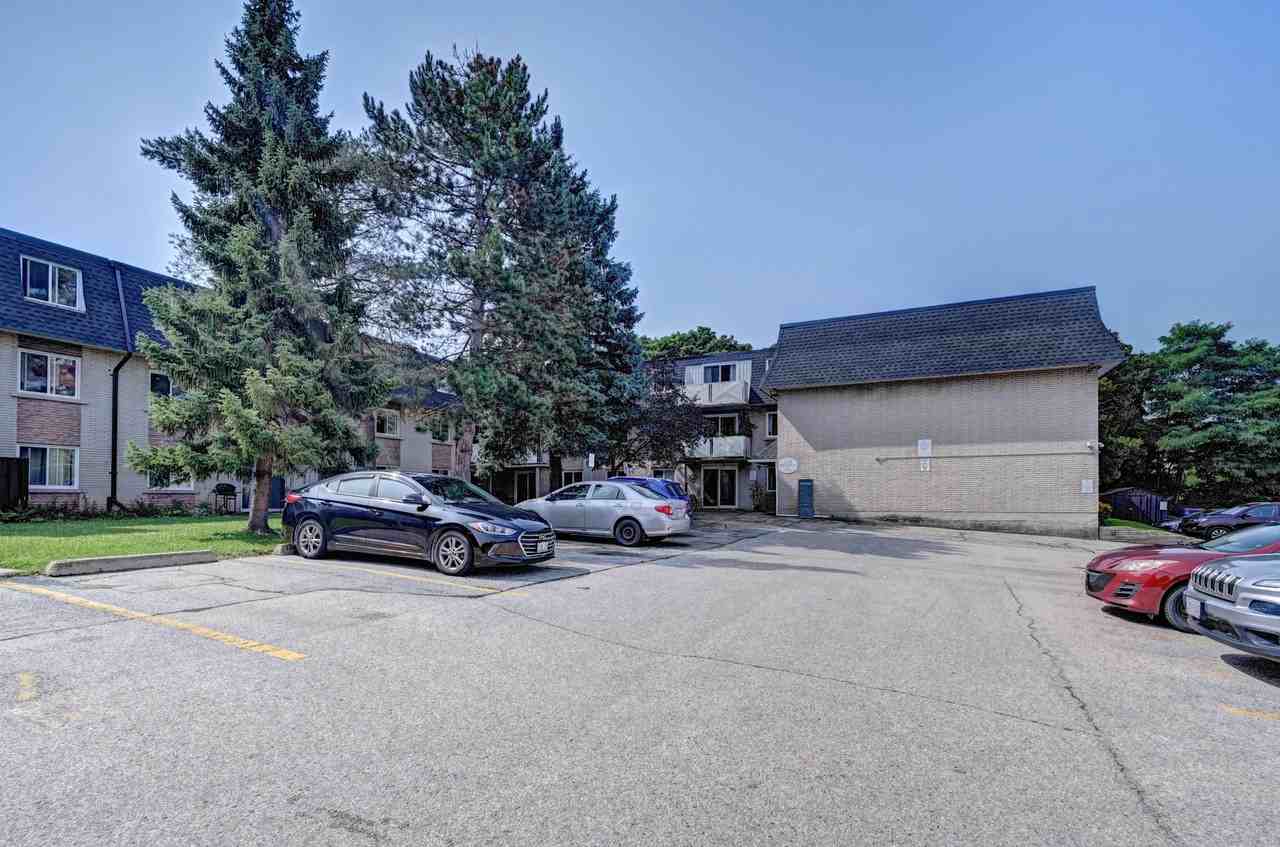 Hillcrest Apartments - Photo 3 of 23