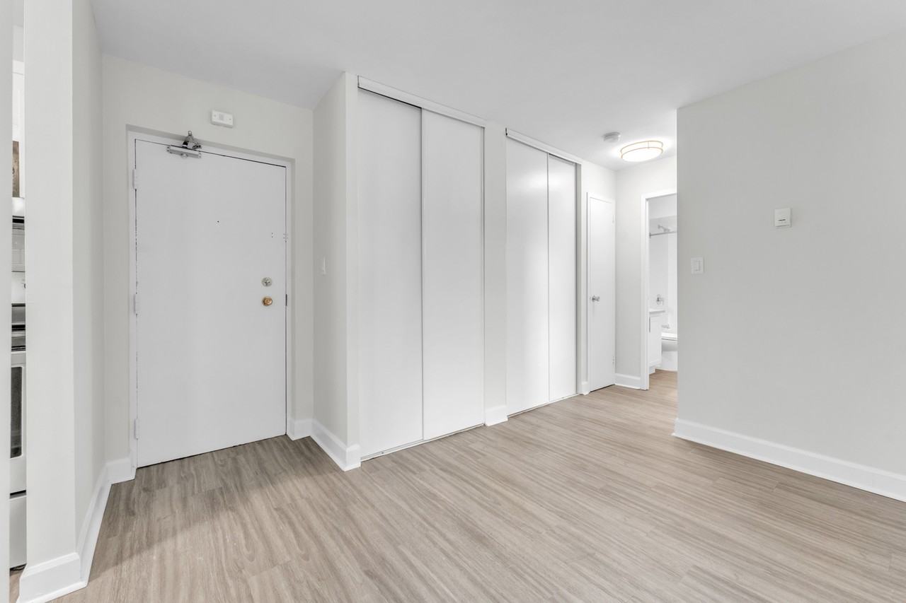 Lasalle I & II Apartments - Photo 6 of 25