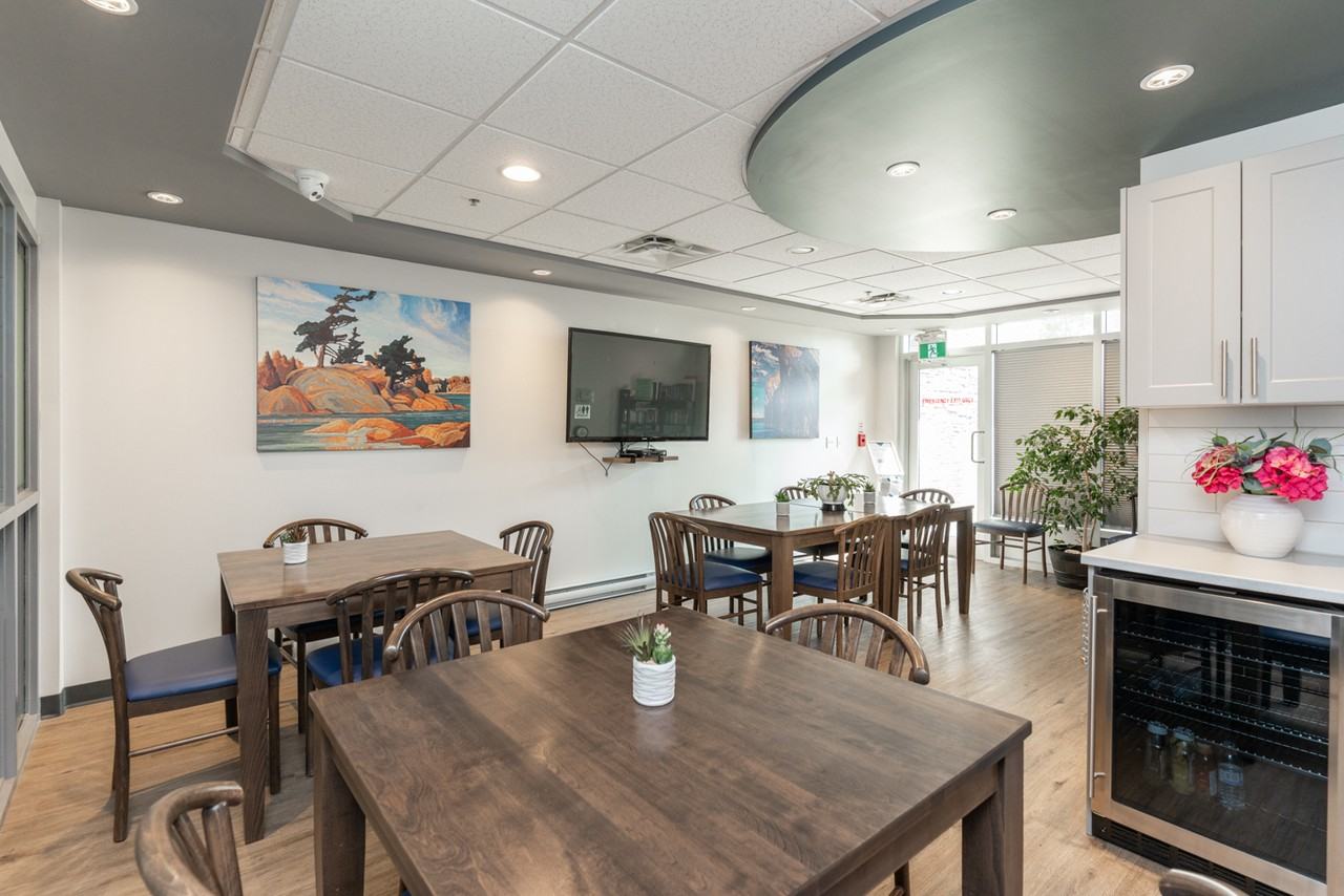 Lady Joyce Apartments - Photo 5 of 24