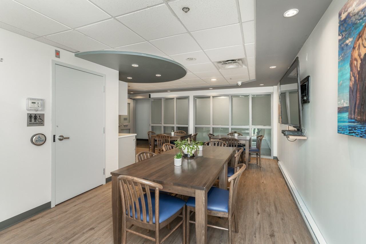 Lady Joyce Apartments - Photo 6 of 24