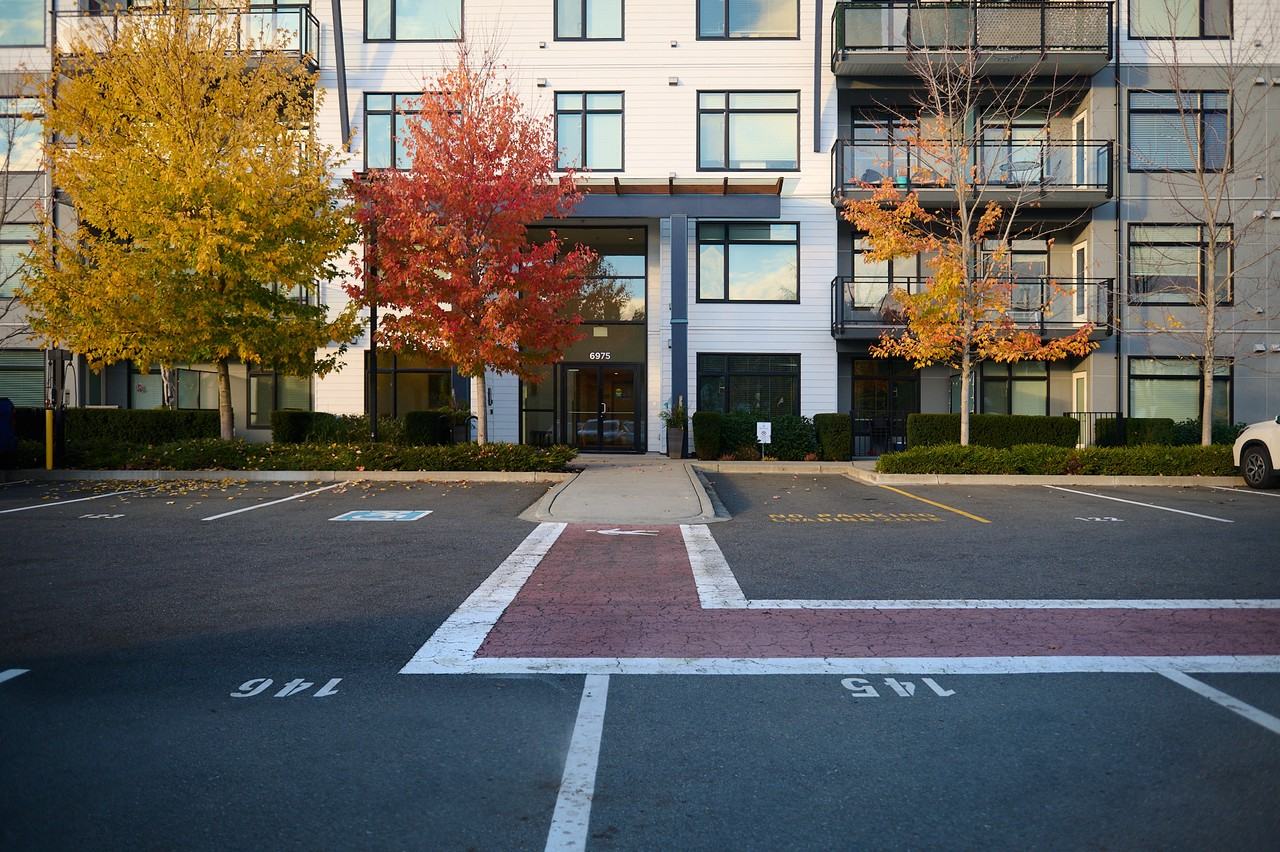 North Point Apartments - Photo 5 of 28