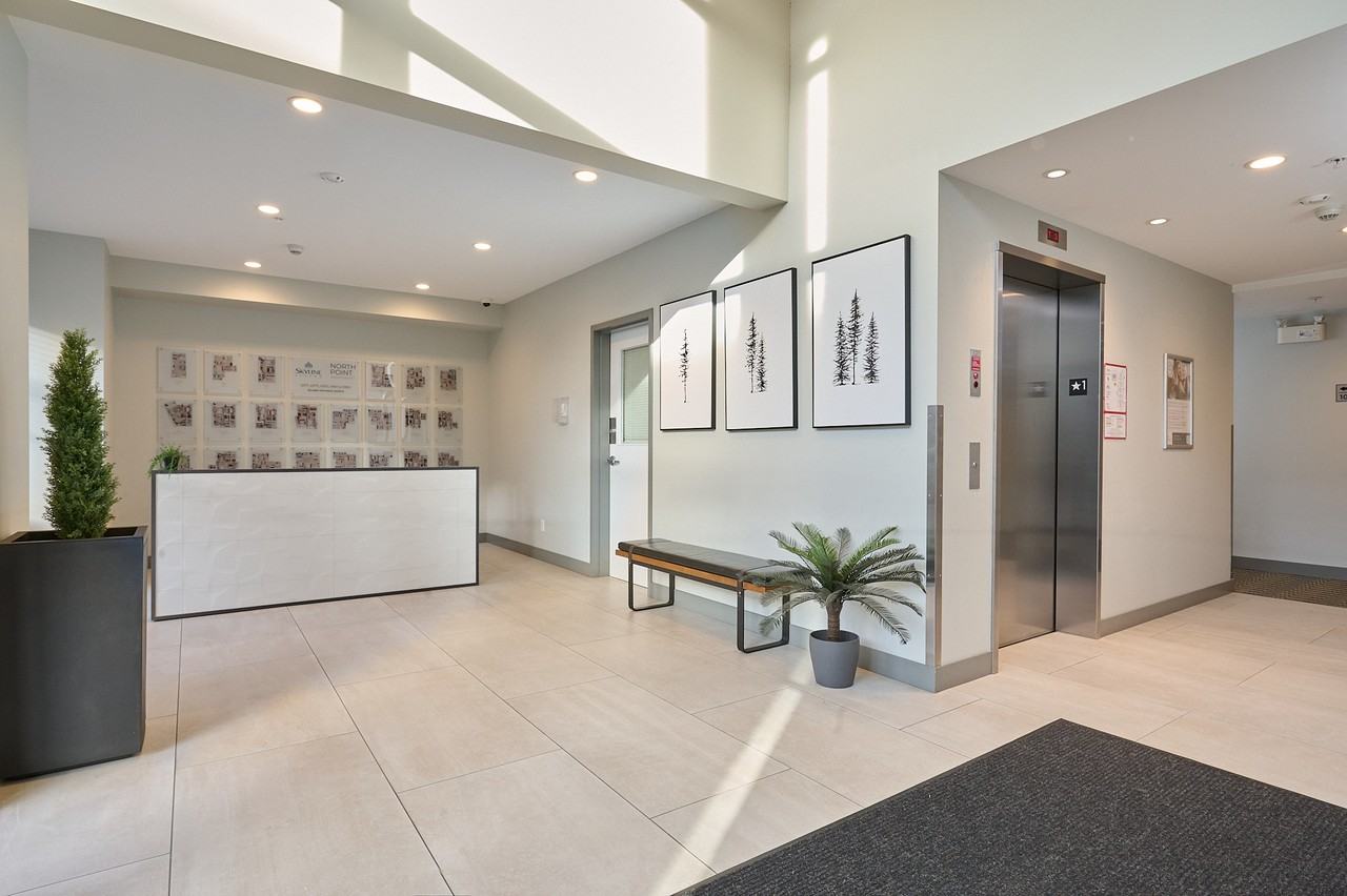 North Point Apartments - Photo 6 of 28