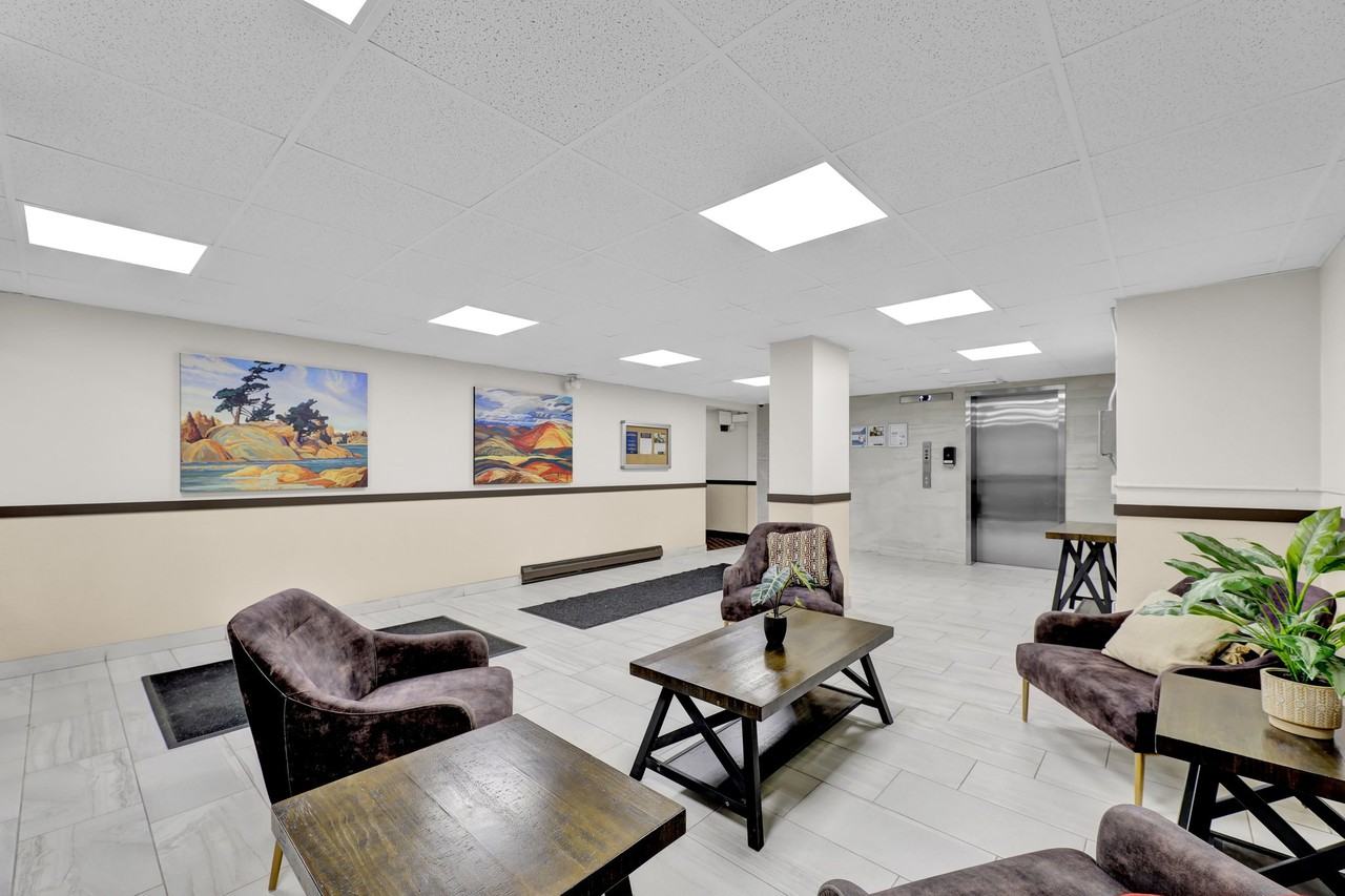 Governor House East & West Apartments - Photo 4 of 25