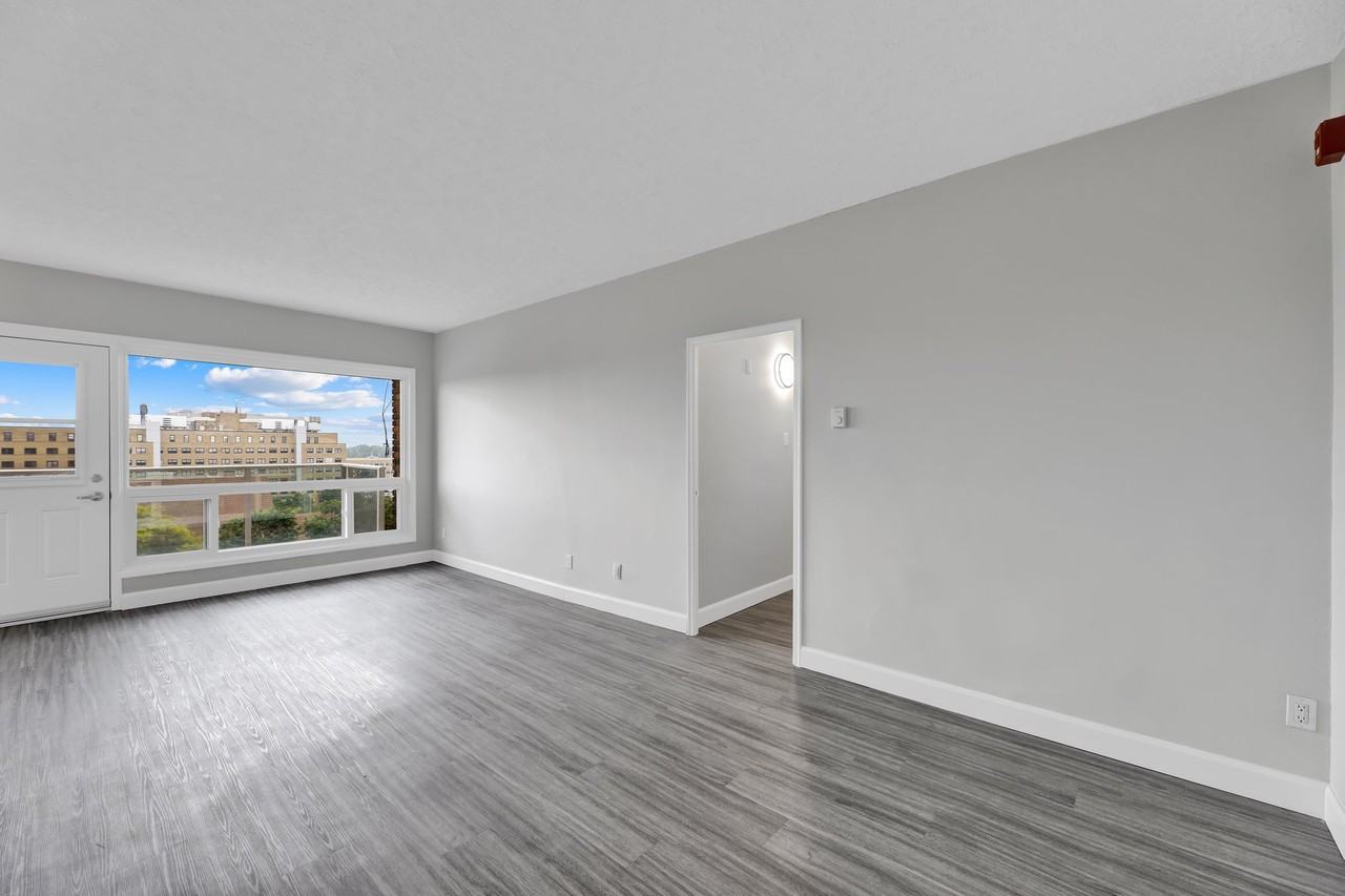 Governor House East & West Apartments - Photo 5 of 25