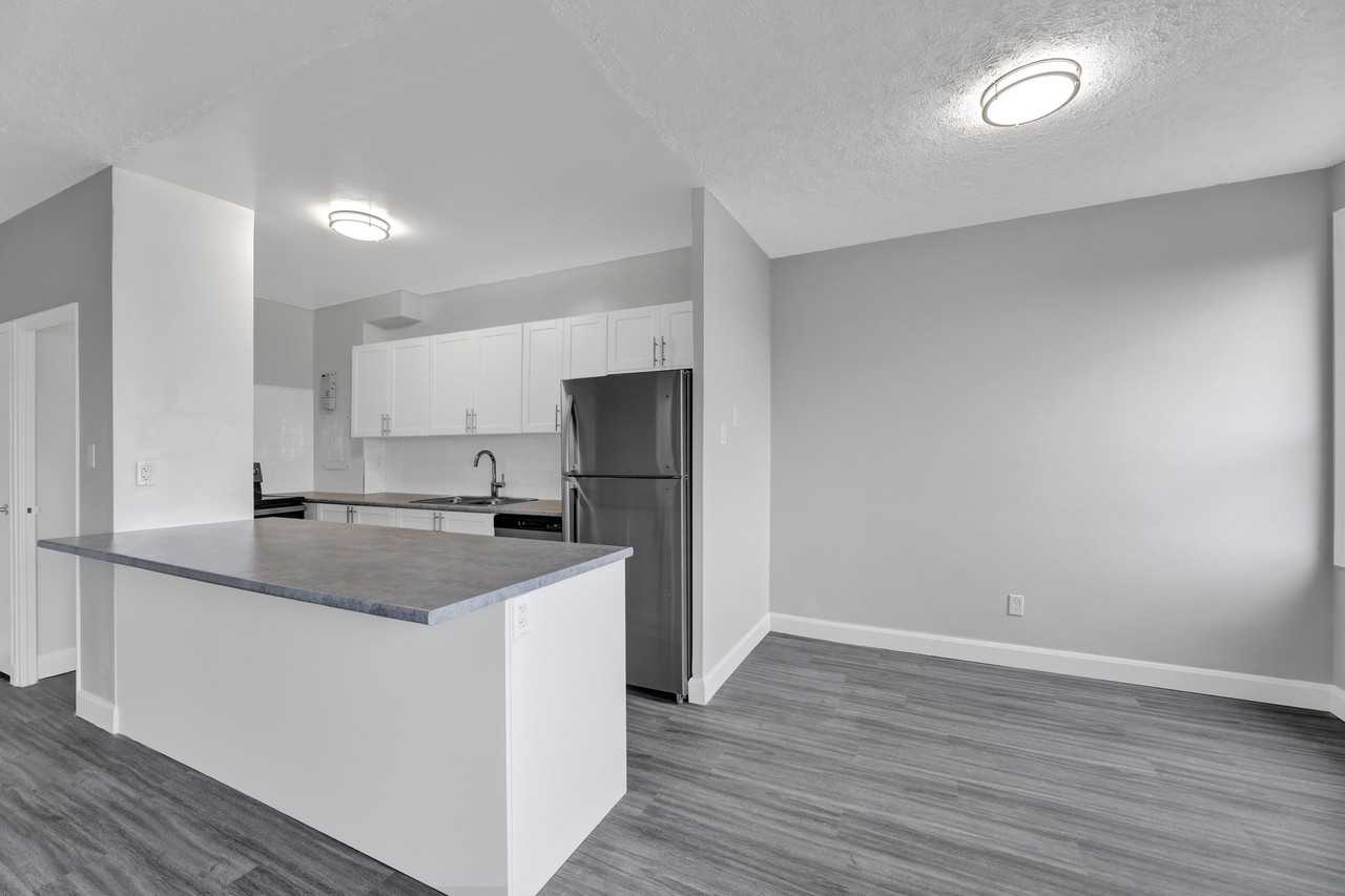 Governor House East & West Apartments - Photo 7 of 25