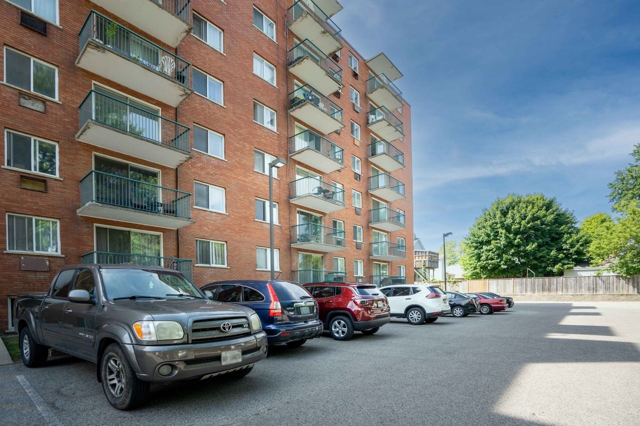 Riverview Tower Apartments - Photo 4 of 25