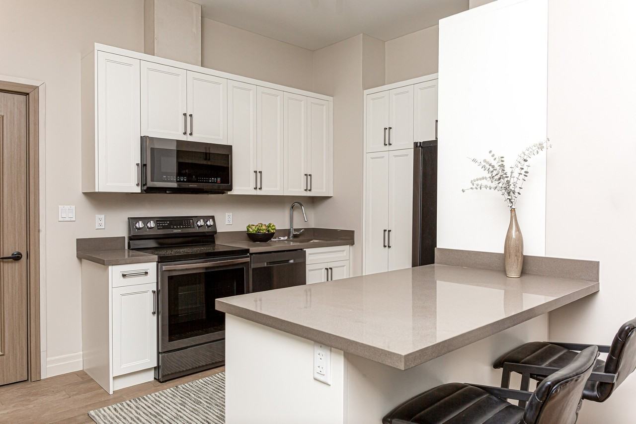 Creekside Suites - Photo 3 of 50