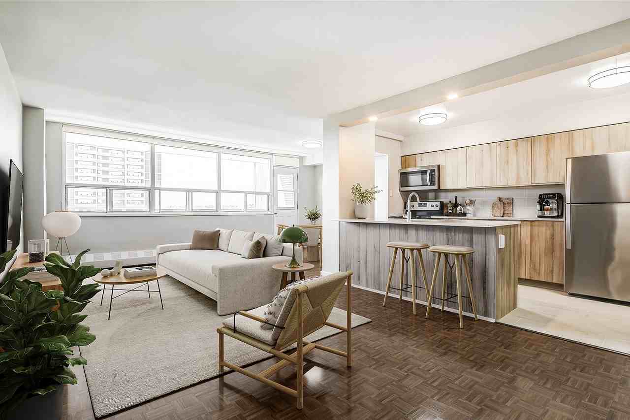 The Towers at York Mills & Leslie - Photo 5 of 47