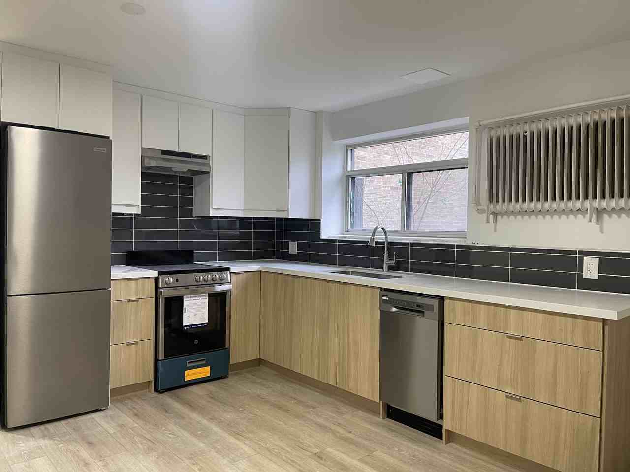 285 Park Lawn Road - Photo 2 of 8