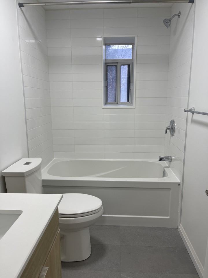 285 Park Lawn Road - Photo 7 of 8