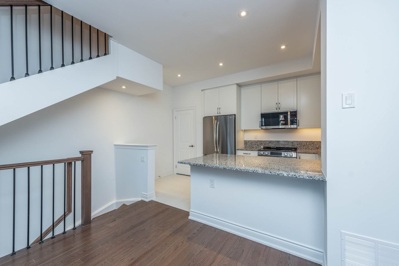 Streetsville - Photo 5 of 32