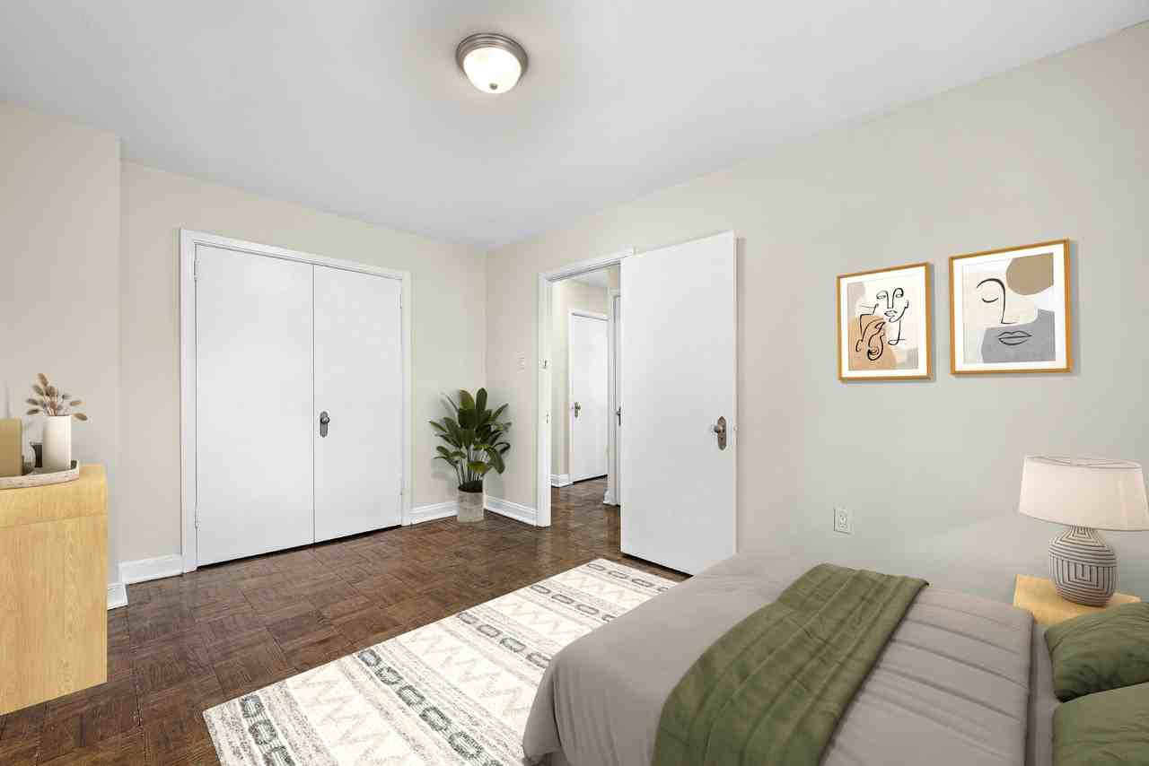 64 St. Clair Avenue West - Photo 2 of 18