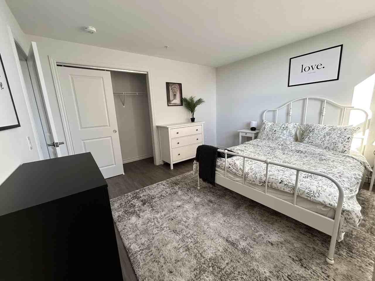 Marlborough Manor - Photo 6 of 48