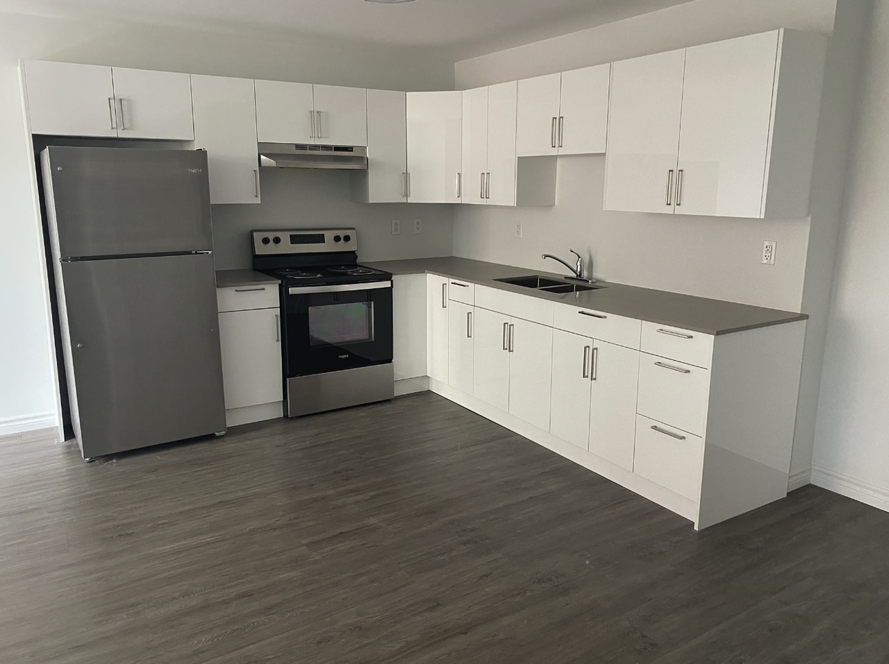 Marlborough Manor - Photo 7 of 48