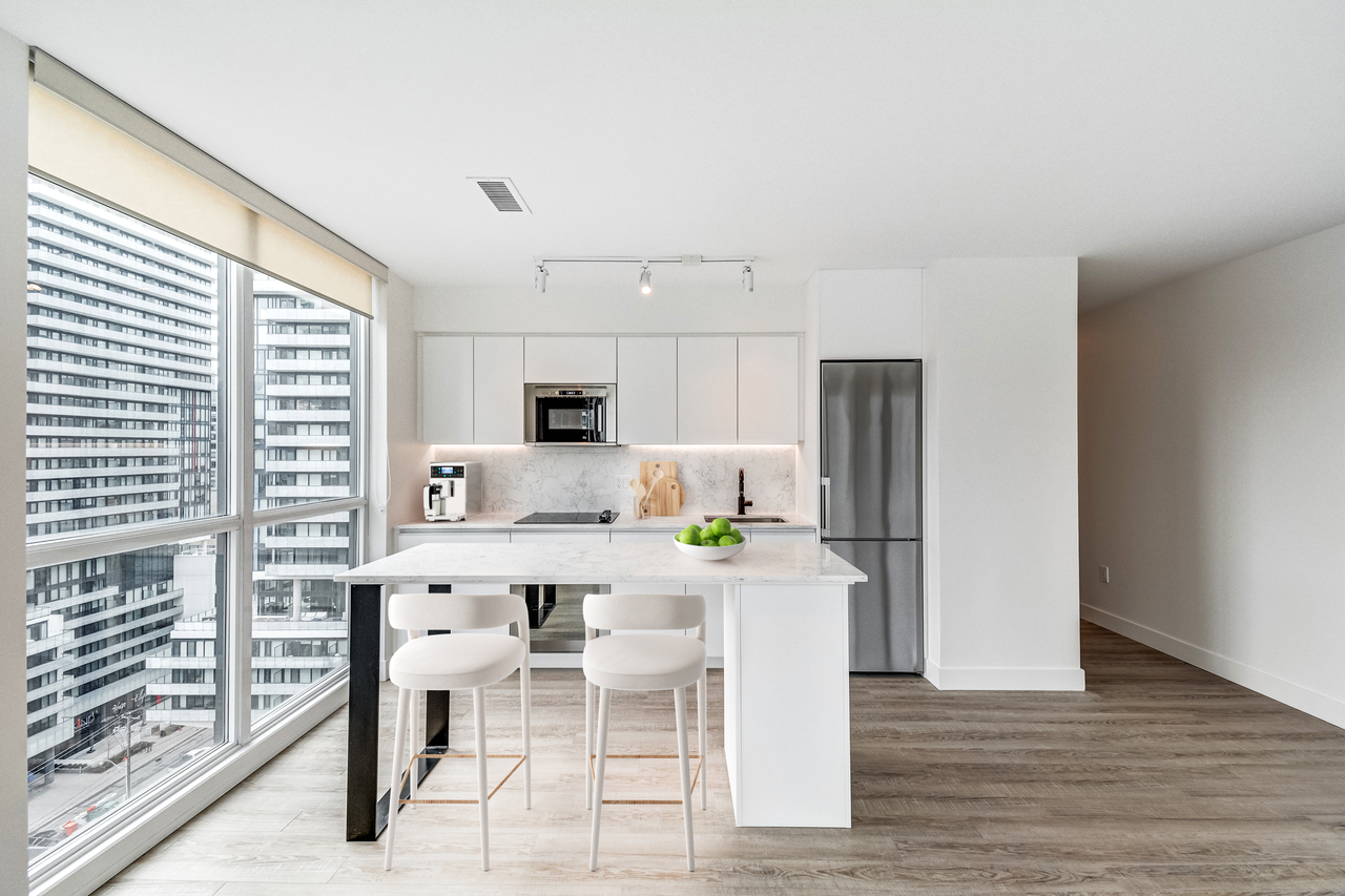 The ROE - Photo 2 of 50