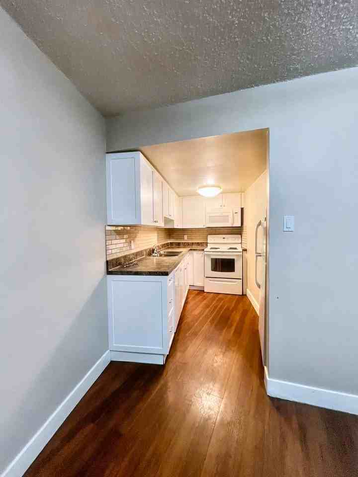 Heritage House Apartments - Photo 4 of 17