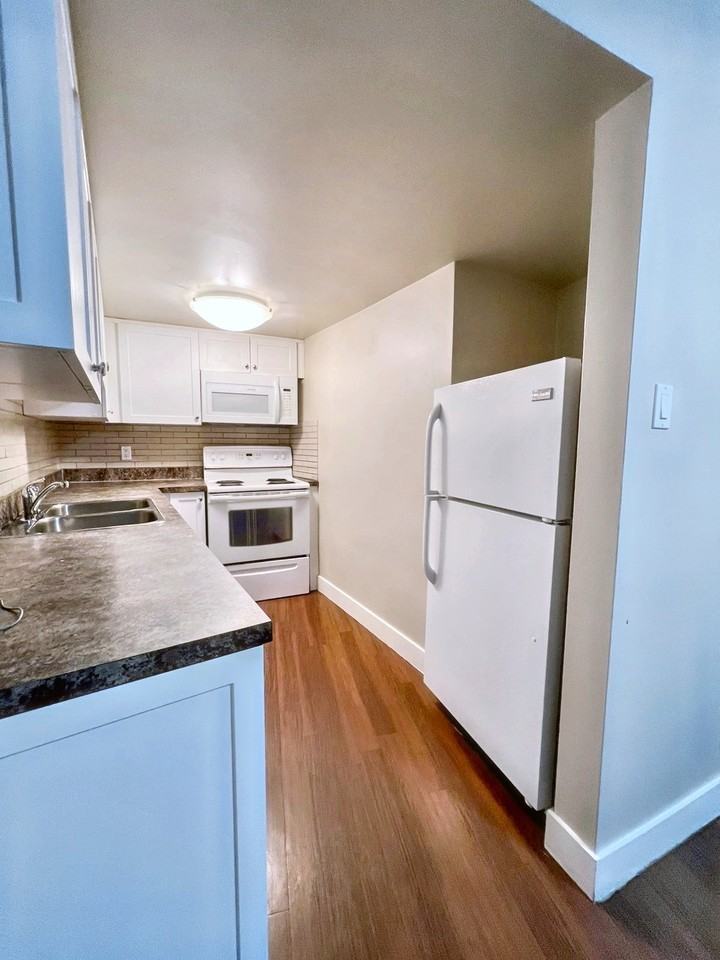 Heritage House Apartments - Photo 5 of 17