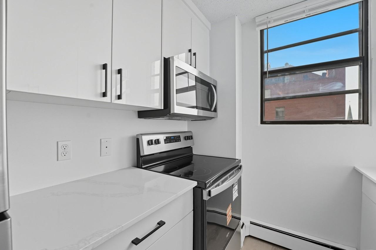 Chelsea Estates - Photo 3 of 31