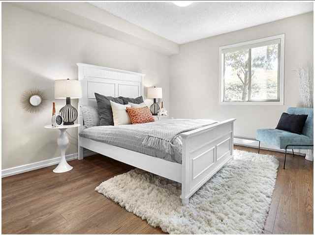 Tennyson Apartments - Photo 6 of 31