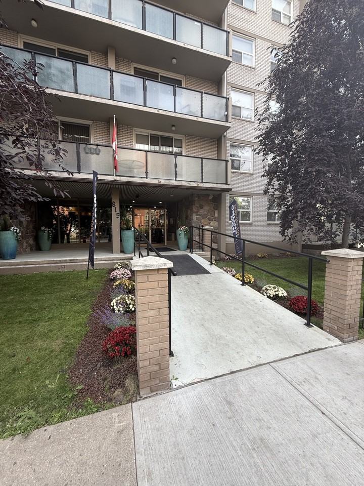 Granada Apartments - Photo 3 of 36