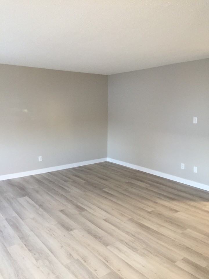 Granada Apartments - Photo 7 of 36