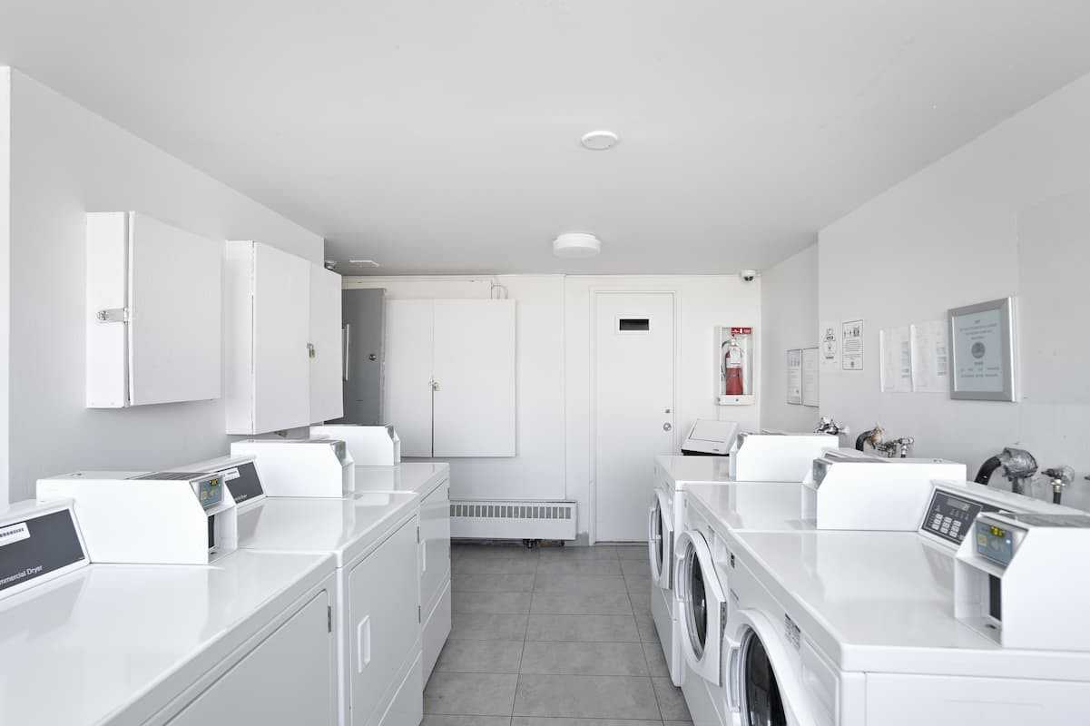 Bois-de-Boulogne Apartments - Photo 6 of 39