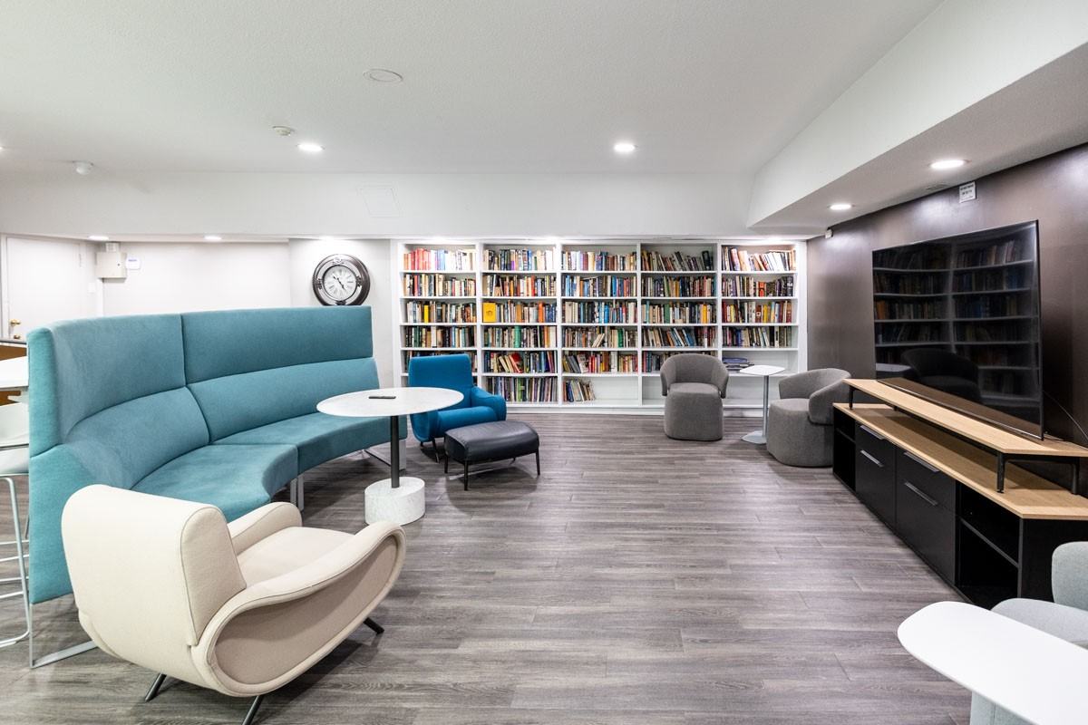 Park Victoria Apartments - Photo 4 of 50