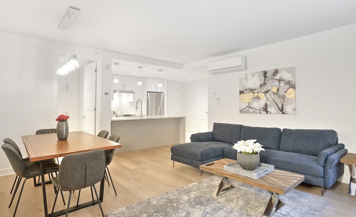 The Jade Saint - Photo 2 of 10