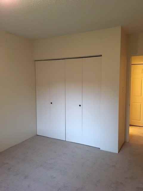 HARBOURVIEW MANOR - Photo 2 of 36