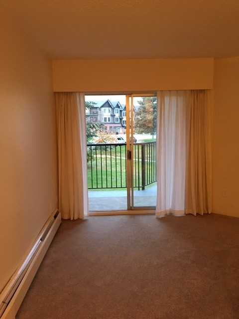 HARBOURVIEW MANOR - Photo 7 of 36