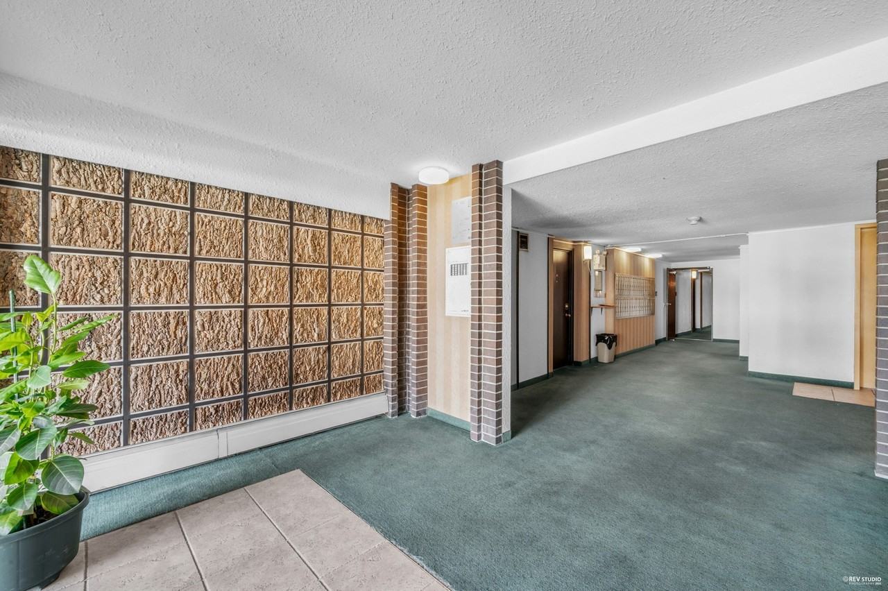 FERNDALE COURT - Photo 3 of 50