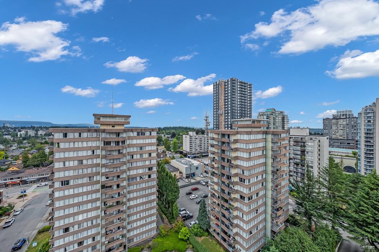 ED. ROYAL - Photo 4 of 50