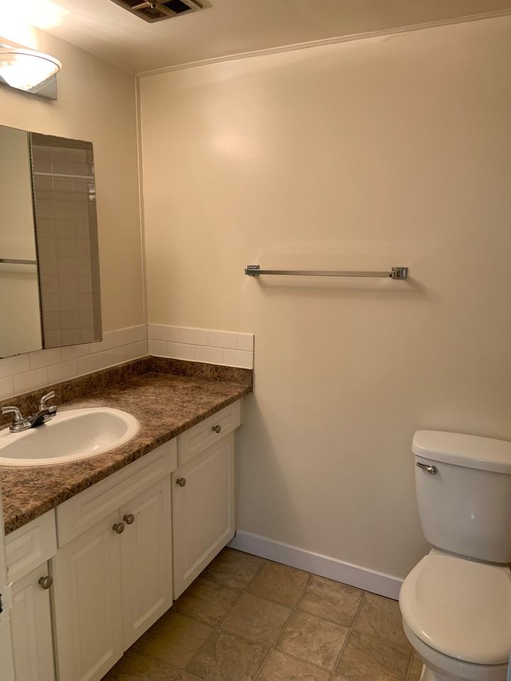 FREDRICK MANOR - Photo 5 of 22