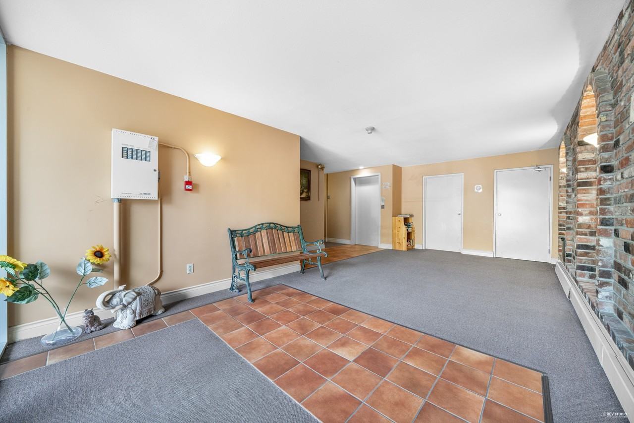 LA PLAYA VISTA - Photo 4 of 12