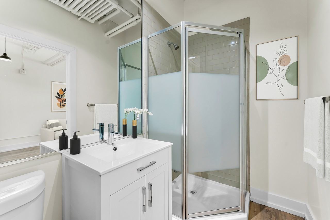 245 Logan Avenue - Photo 5 of 12