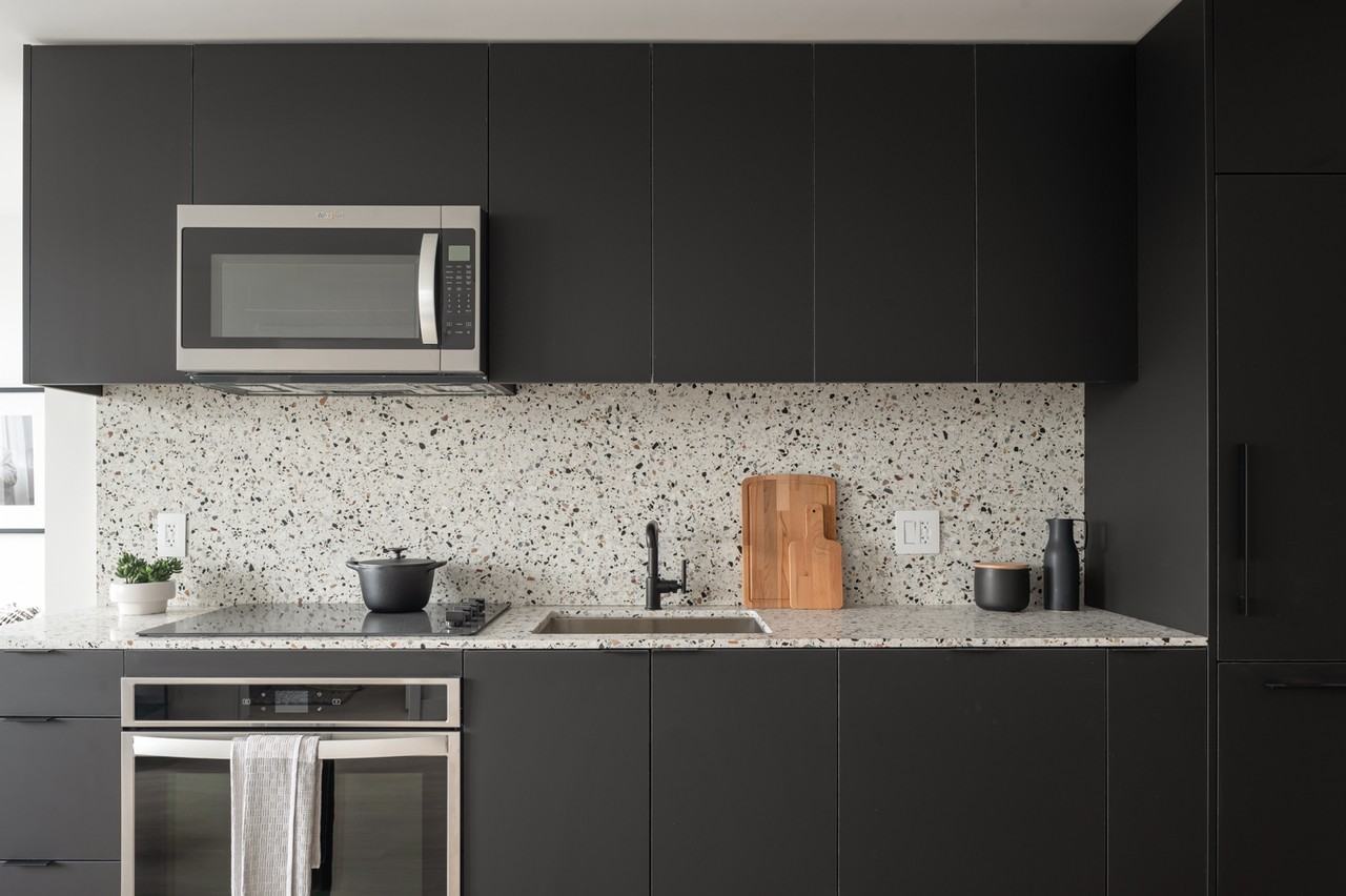 Blood Alley - Photo 6 of 20