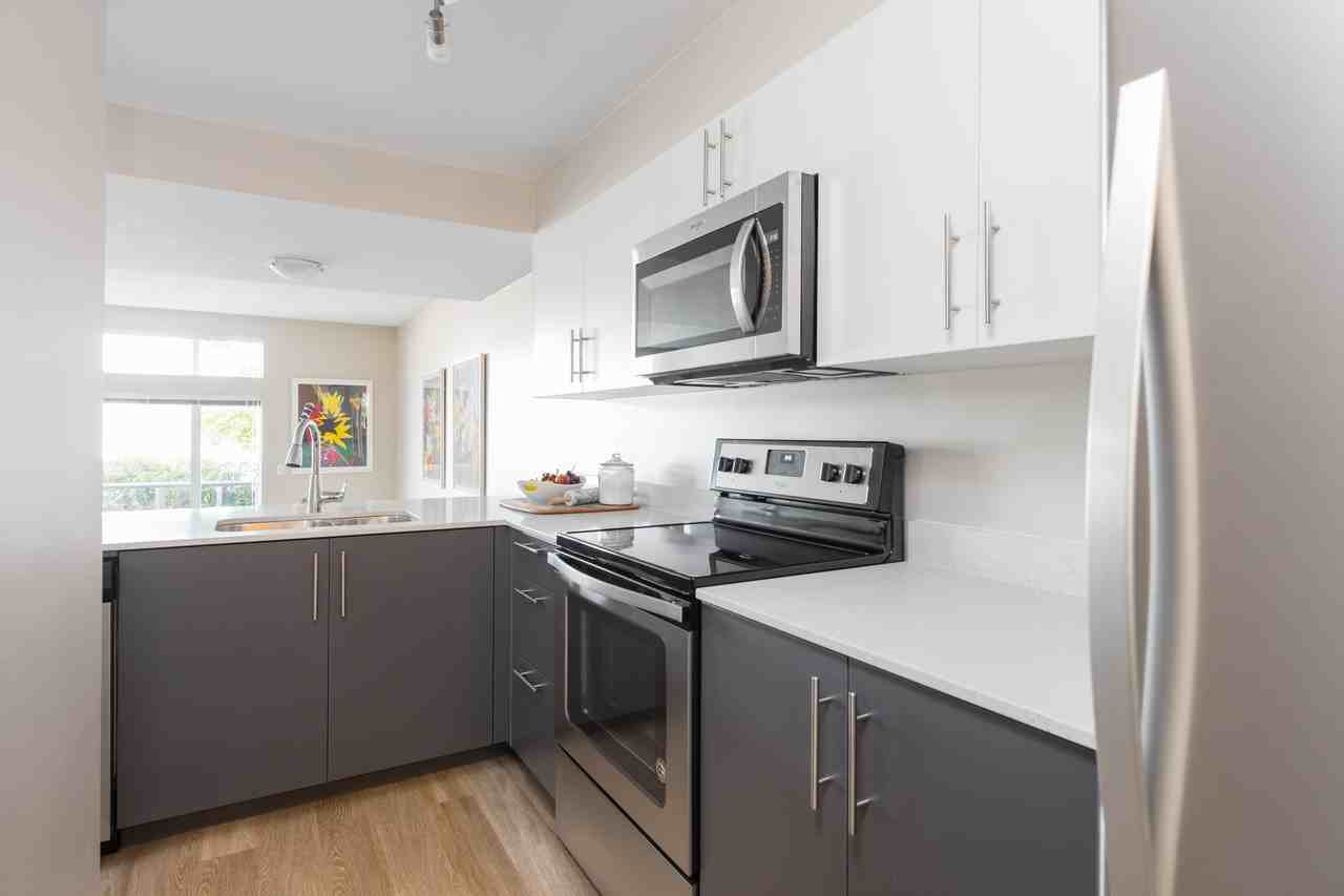 Victoria Mews - Photo 2 of 6