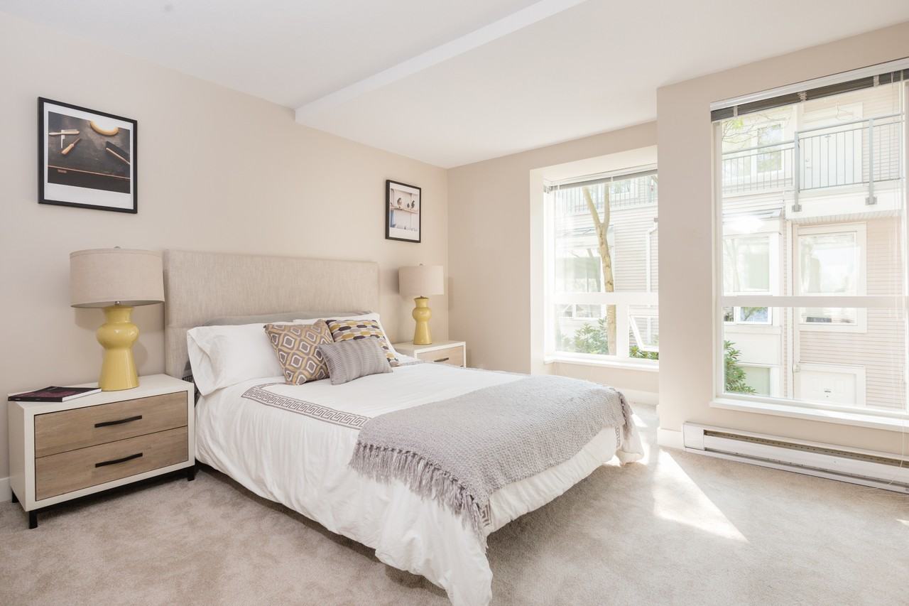 Victoria Mews - Photo 4 of 6