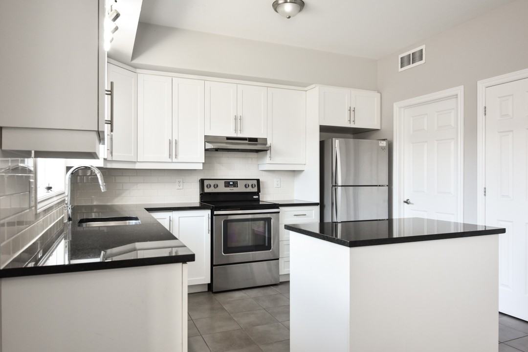 Lake Avenue by Brigil ( Carleton Place ) - Photo 2 of 46