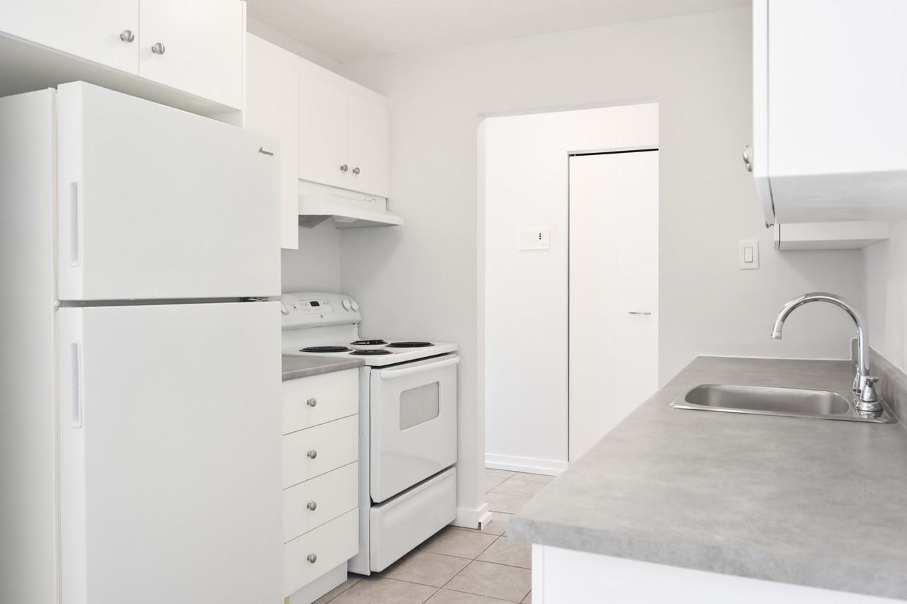 Hungerford Gate - Photo 4 of 9