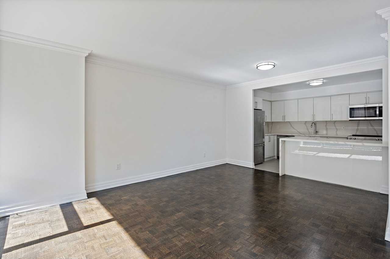 50 Prince Arthur - Photo 3 of 26