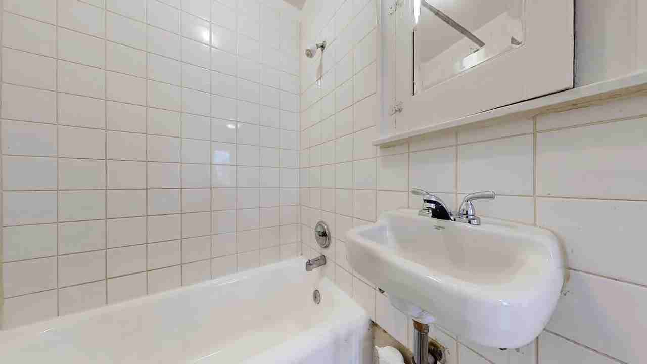 Bold Street Apartments - Photo 6 of 39