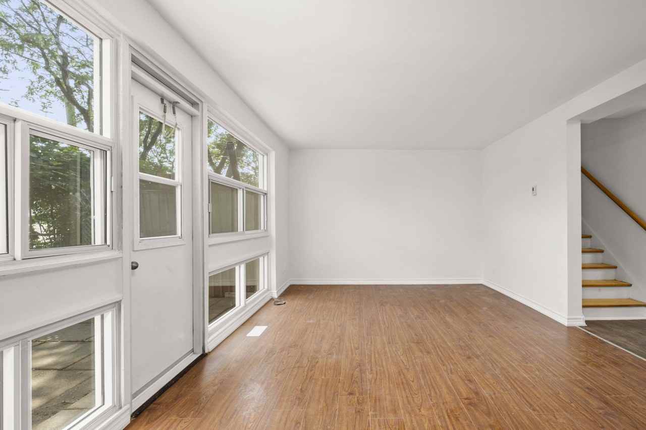 Torbolton Townhouse - Photo 7 of 15