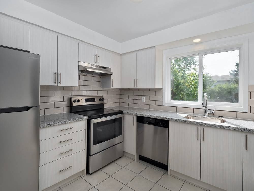 Stoneglen Townhouses - Photo 3 of 33