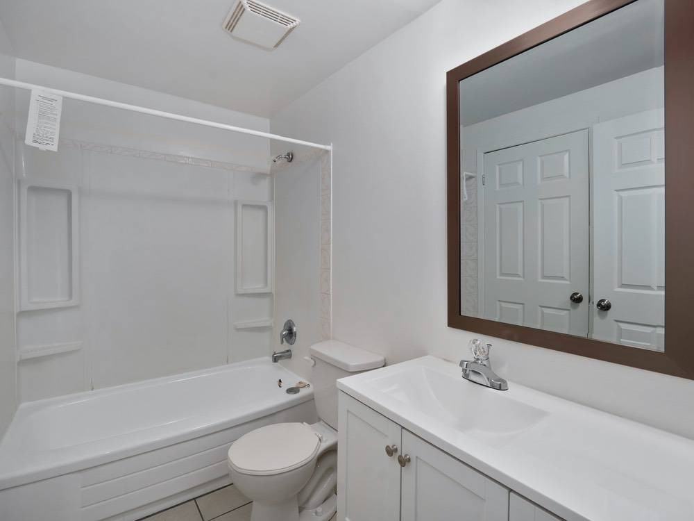 Stoneglen Townhouses - Photo 4 of 33