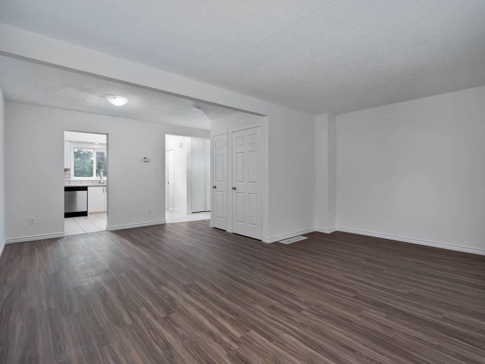 Stoneglen Townhouses - Photo 7 of 33