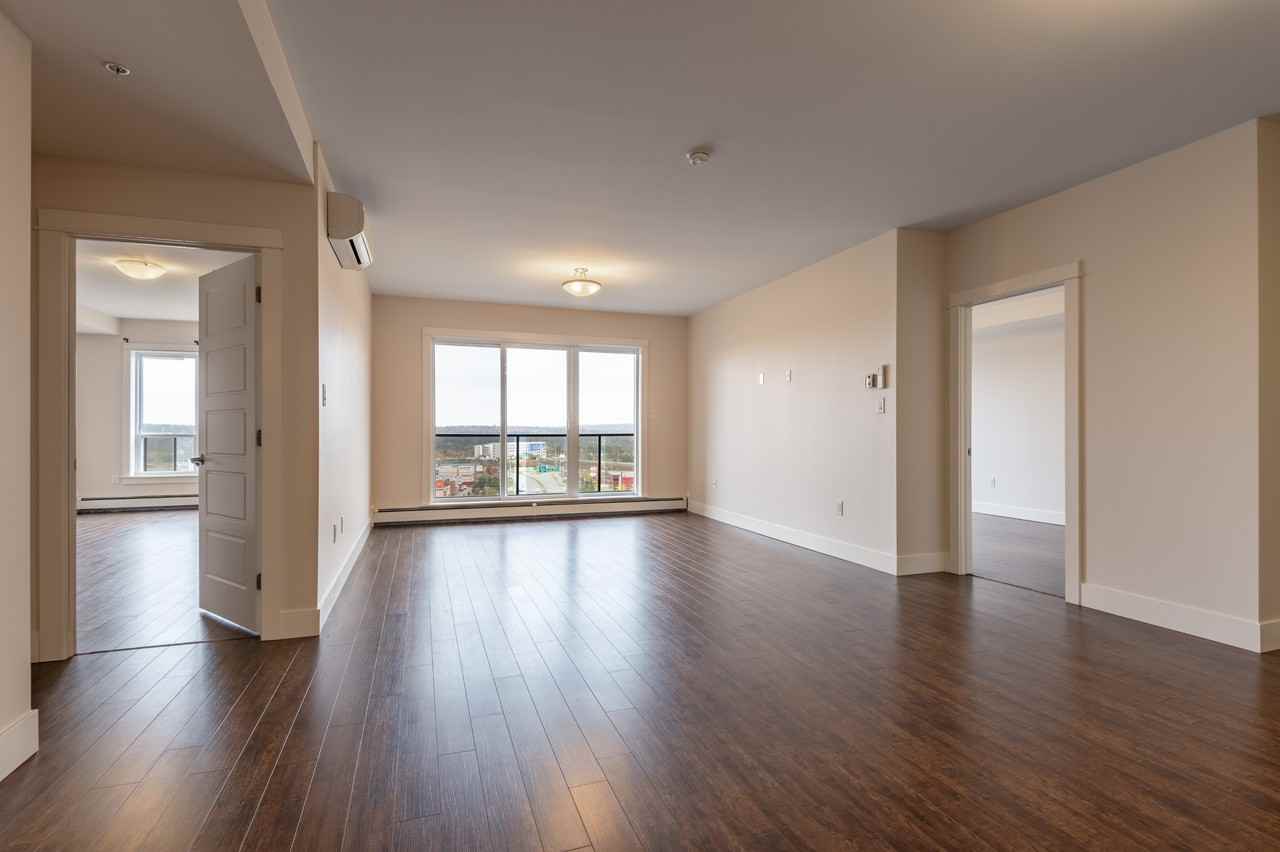 Royal Gardens - Photo 2 of 30