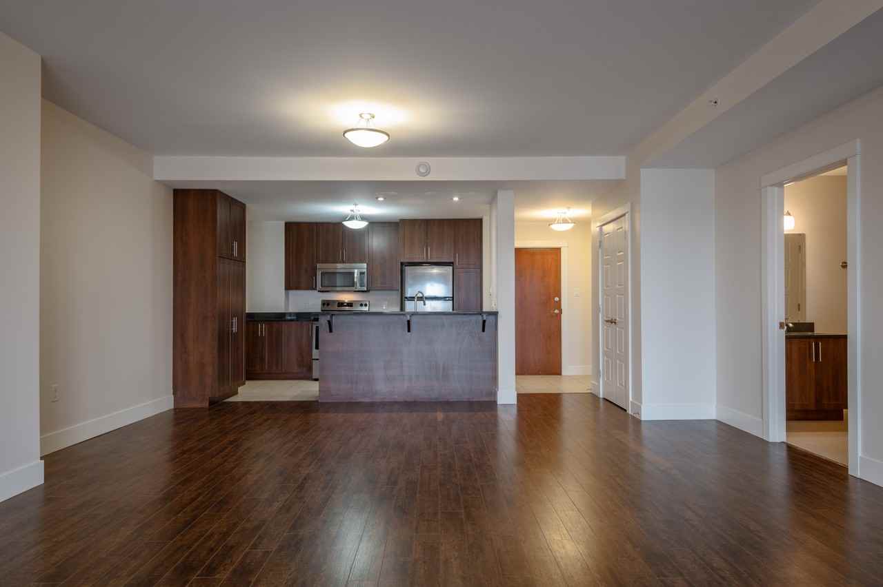 Royal Gardens - Photo 4 of 30