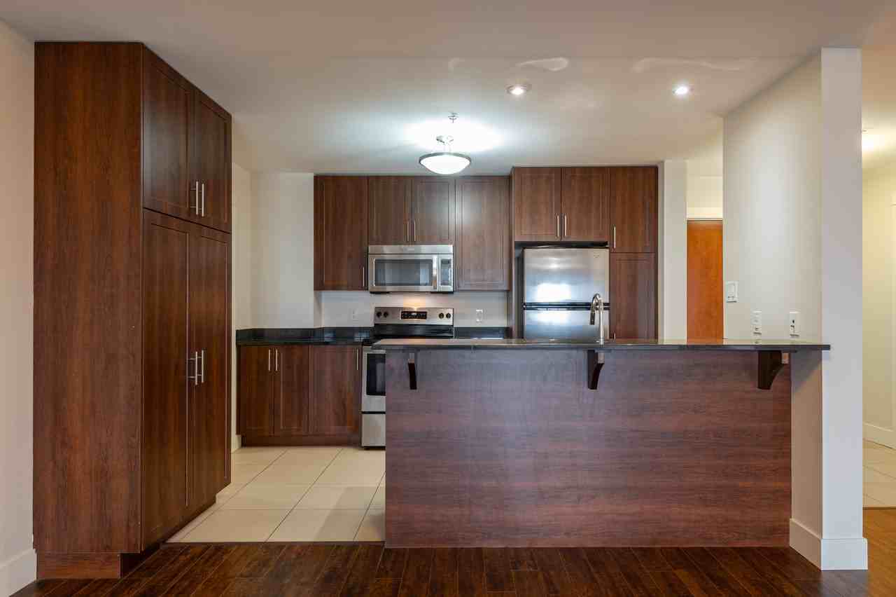 Royal Gardens - Photo 5 of 30