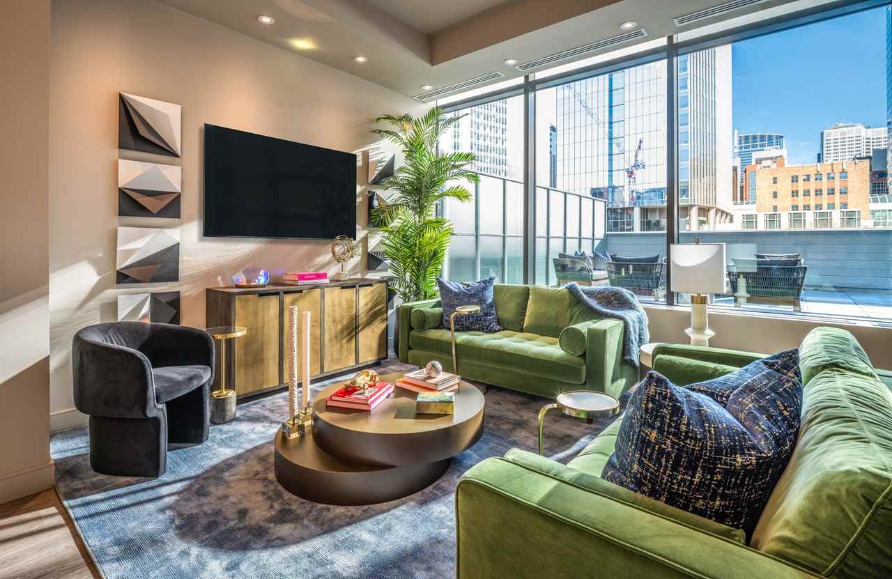 Madison Avenue at The Oliver - Photo 2 of 50